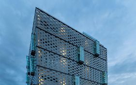 Hotel B Plus L